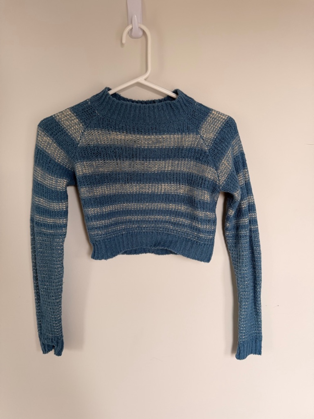 Zara Blue and Cream Striped Cropped Crew Sweater